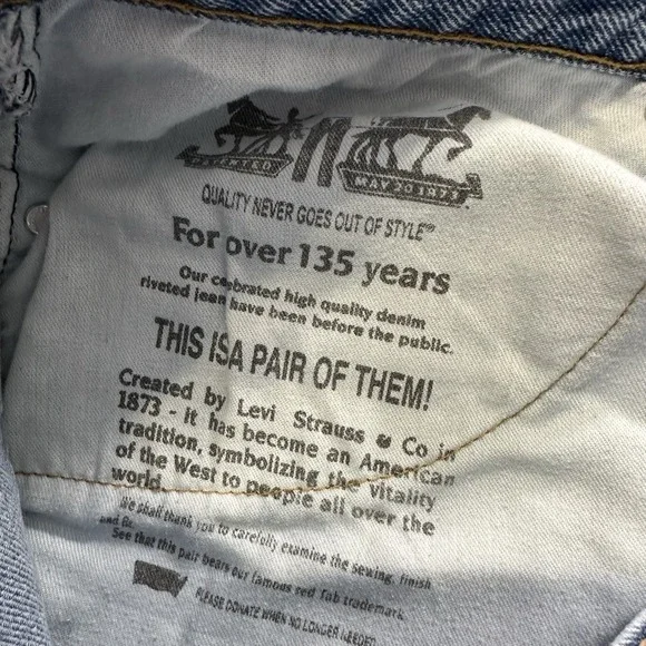 Levis 550 Jeans Mens 36x34 Relaxed Fit Tapered Leg Light Wash Denim Cotton - Picture 6 of 10